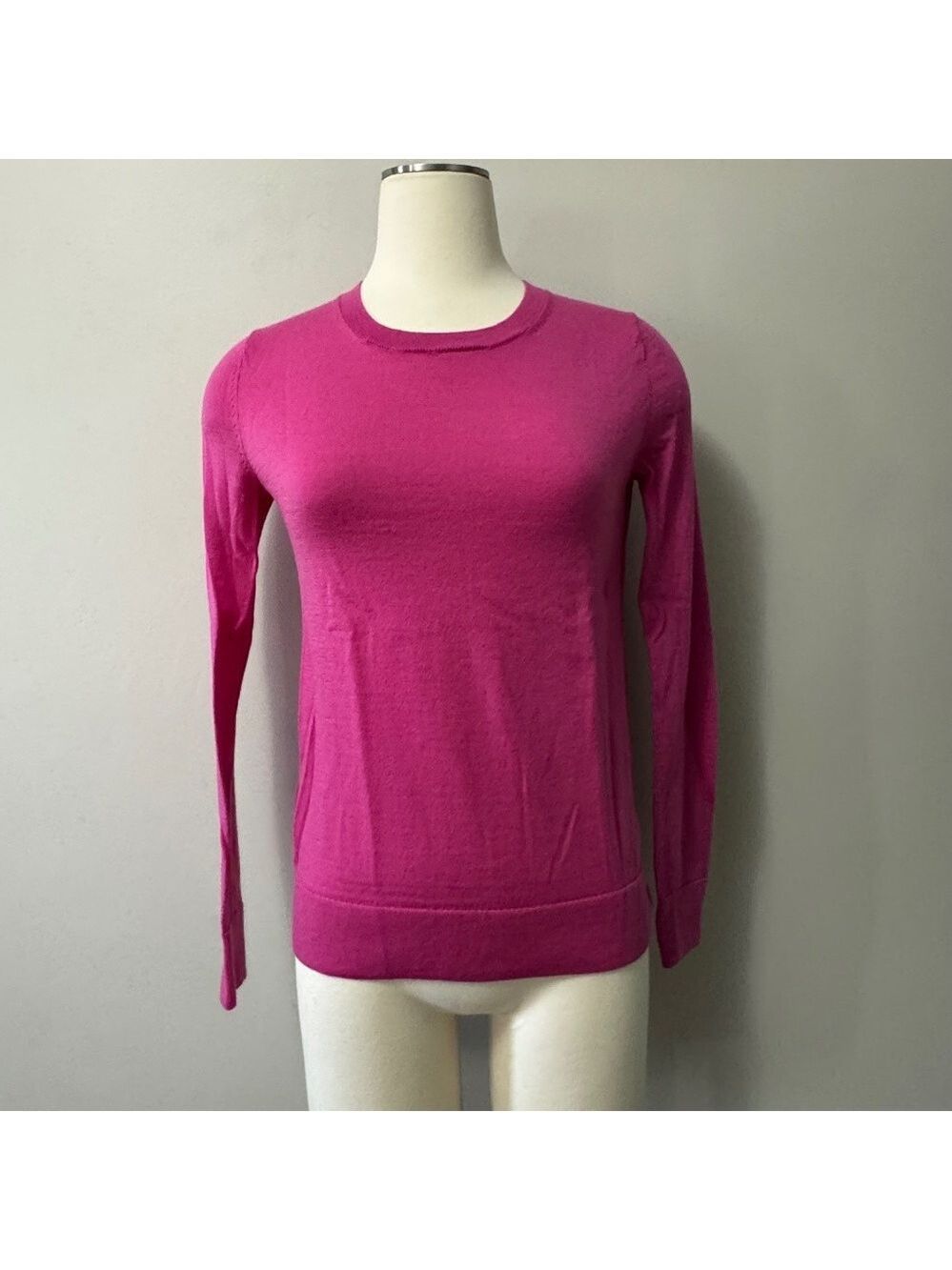 GAP Women's Vibrant Pink Crew Neck Sweater Merino Wool Small